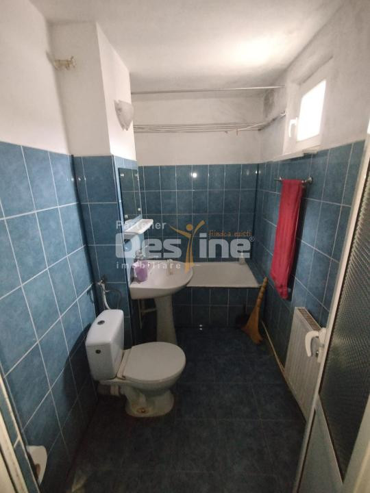 Grasoniera 42 mp strada Rozelor in spate la OMV 38.000€
