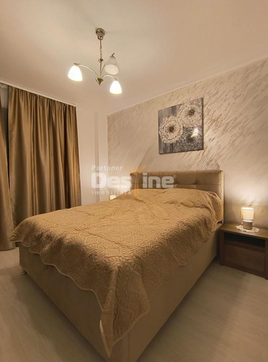 Apartament 3 camere, cu balcon si loc de parcare, situat in cartierul Tractorul