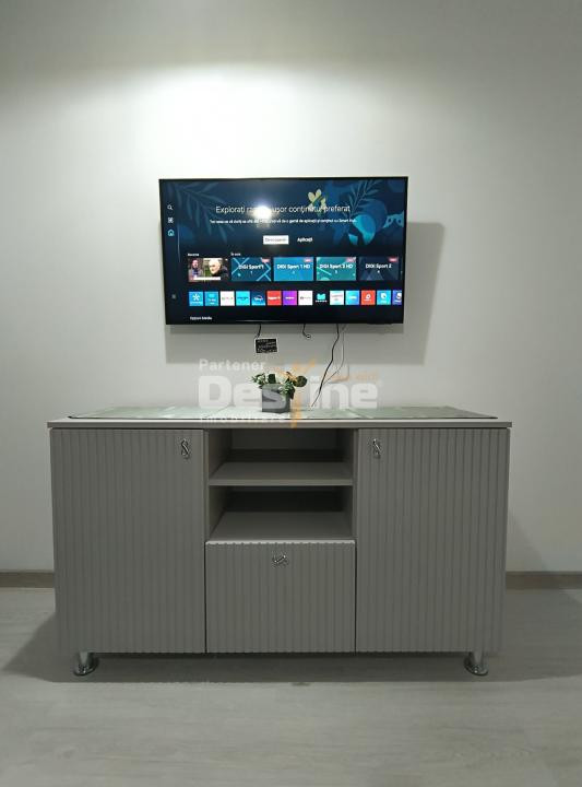 Apartament 3 camere, cu balcon si loc de parcare, situat in cartierul Tractorul