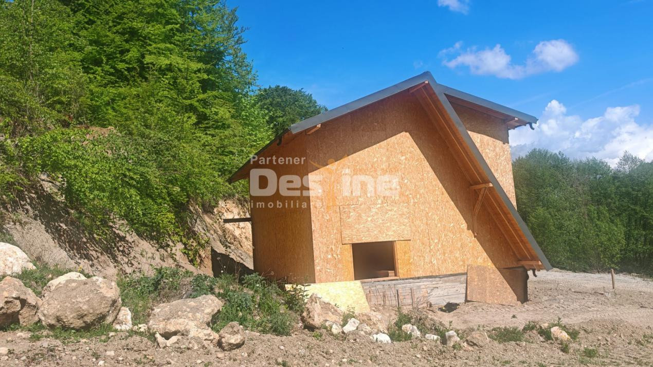 Proprietate superbă pentru casa de vacanță lângă râu și păstrăvărie – Stoenești,