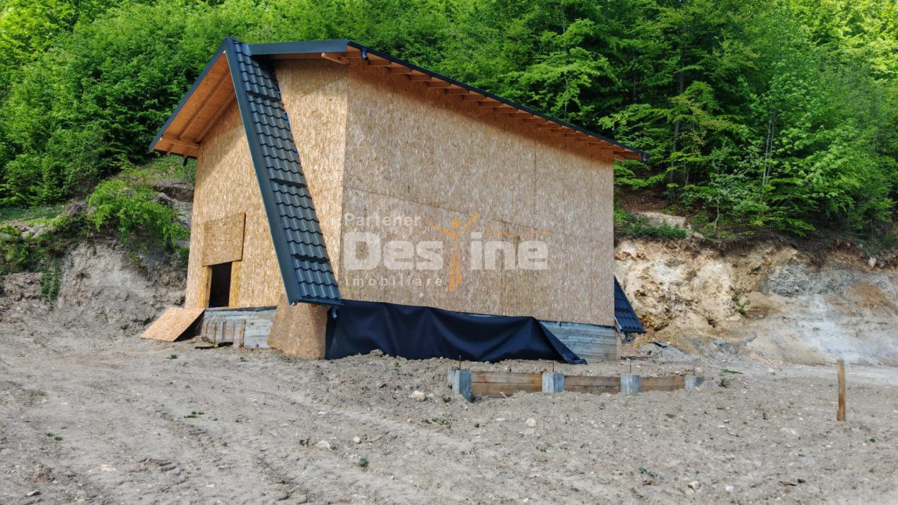 Proprietate superbă pentru casa de vacanță lângă râu și păstrăvărie – Stoenești,
