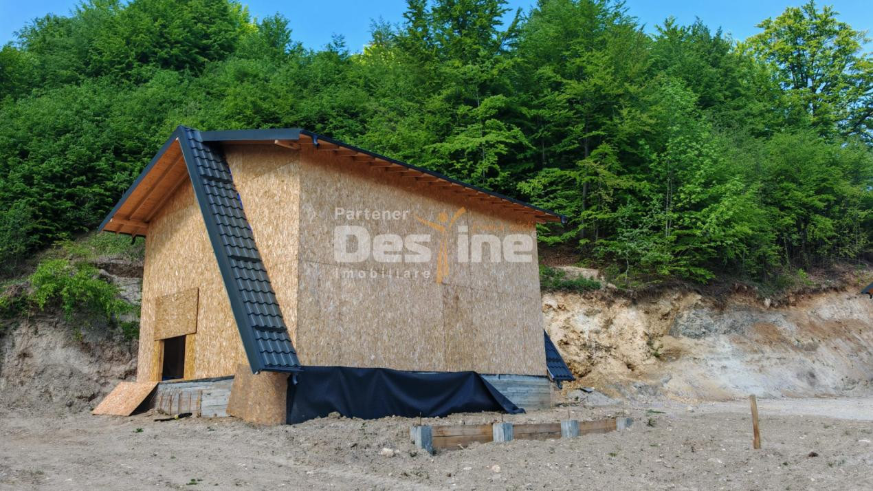 Proprietate superbă pentru casa de vacanță lângă râu și păstrăvărie – Stoenești,