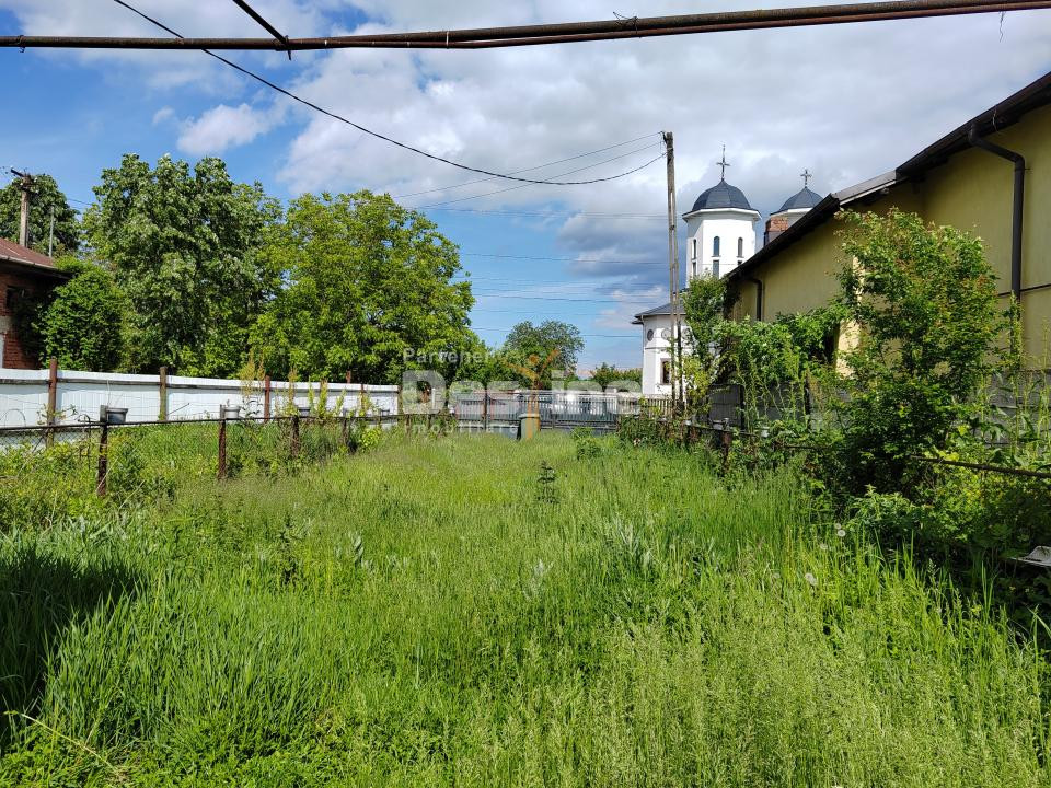 Casă cu teren generos în Dărmănești, DB– oportunitate pentru locuit/investitie