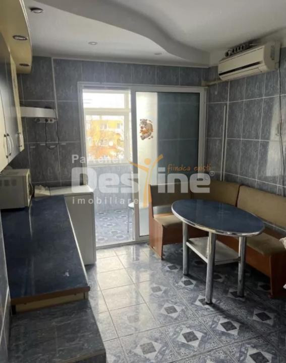 Apartament 2 camere, zona Mihai Bravu, Ploiesti, etaj intermediar