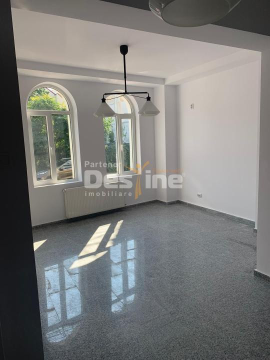 Dacia - Vasile Lascar I Vila 9 camere I Renovata recent