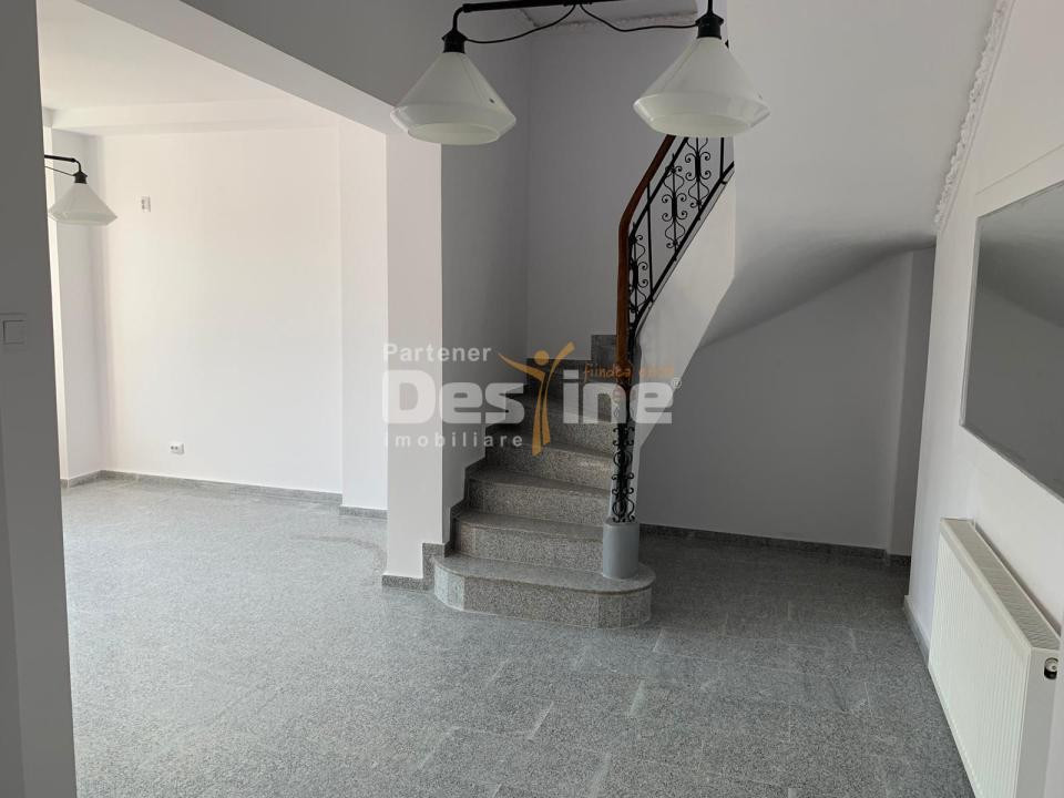 Dacia - Vasile Lascar I Vila 9 camere I Renovata recent