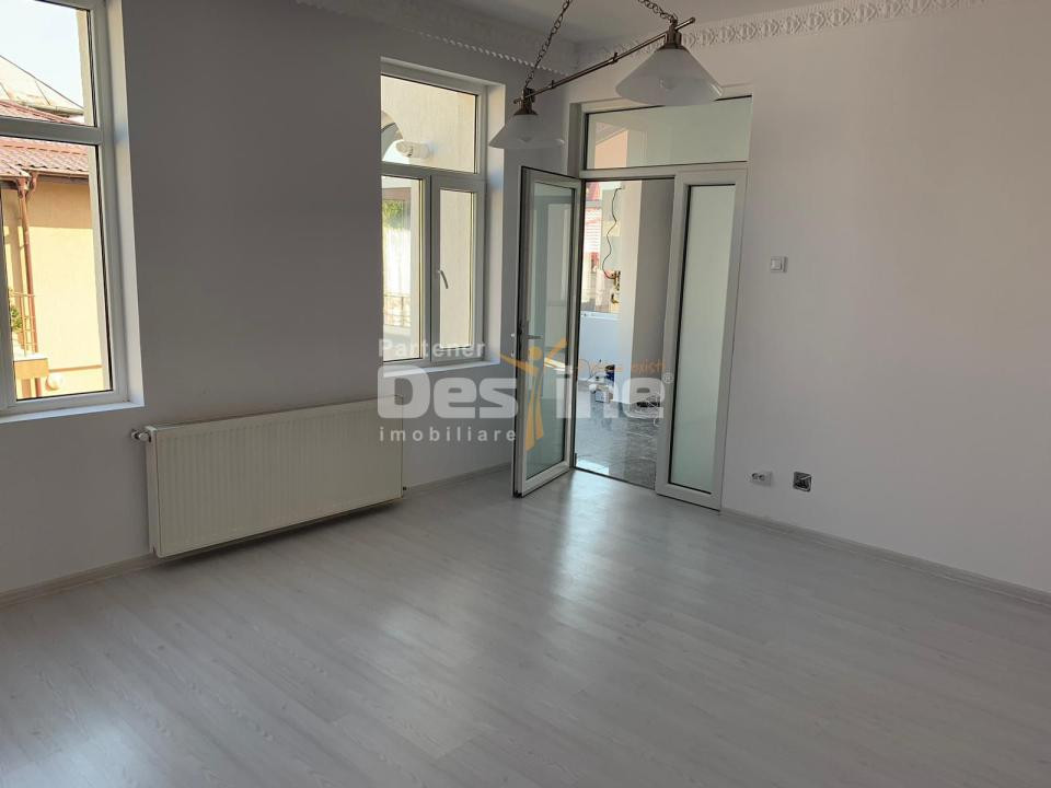 Dacia - Vasile Lascar I Vila 9 camere I Renovata recent