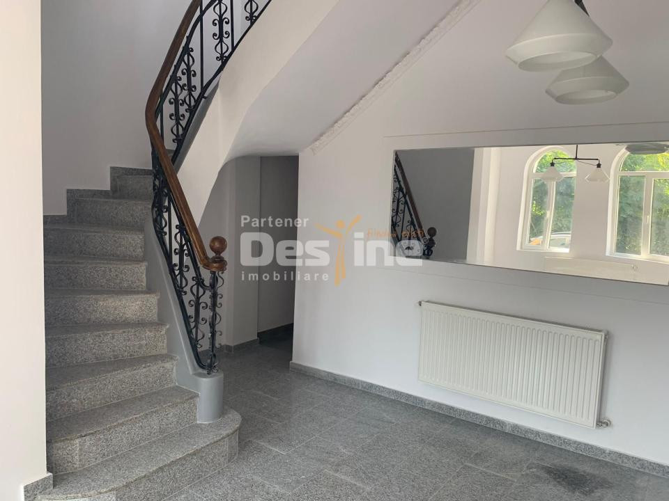 Dacia - Vasile Lascar I Vila 9 camere I Renovata recent