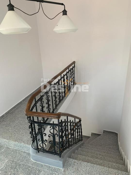 Dacia - Vasile Lascar I Vila 9 camere I Renovata recent