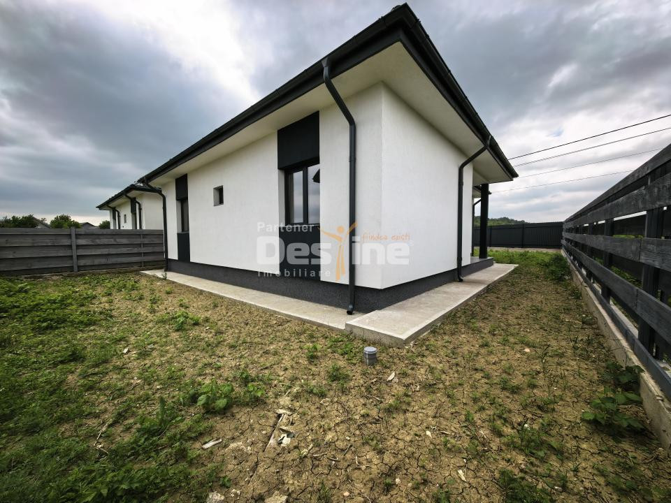 Casă individuală 3 camere 2 bai 313 mp teren Lunca Cetațuii