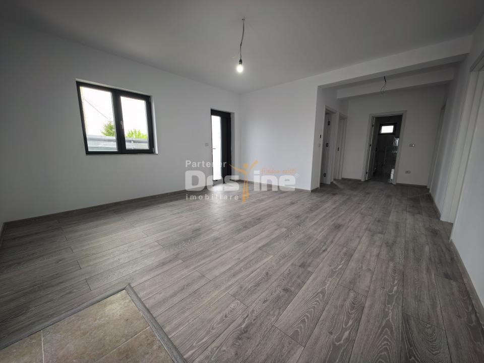 Casă individuală 3 camere 2 bai 313 mp teren Lunca Cetațuii