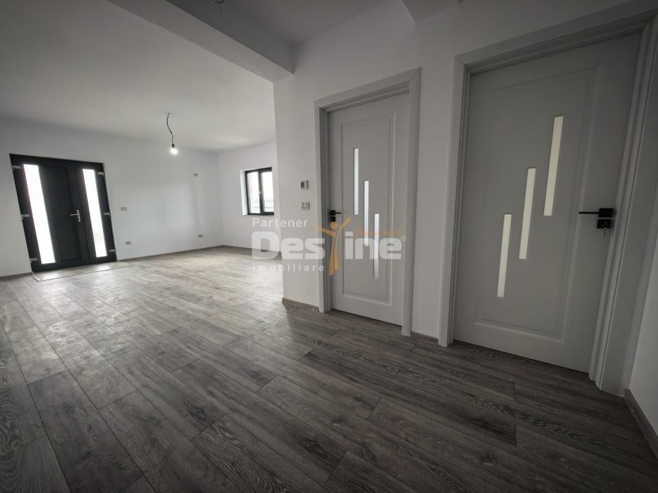 Casă individuală 3 camere 2 bai 313 mp teren Lunca Cetațuii