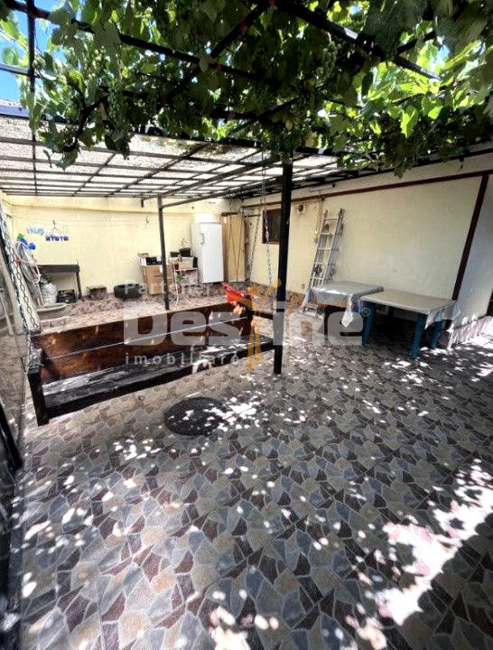 De vânzare casa Palas