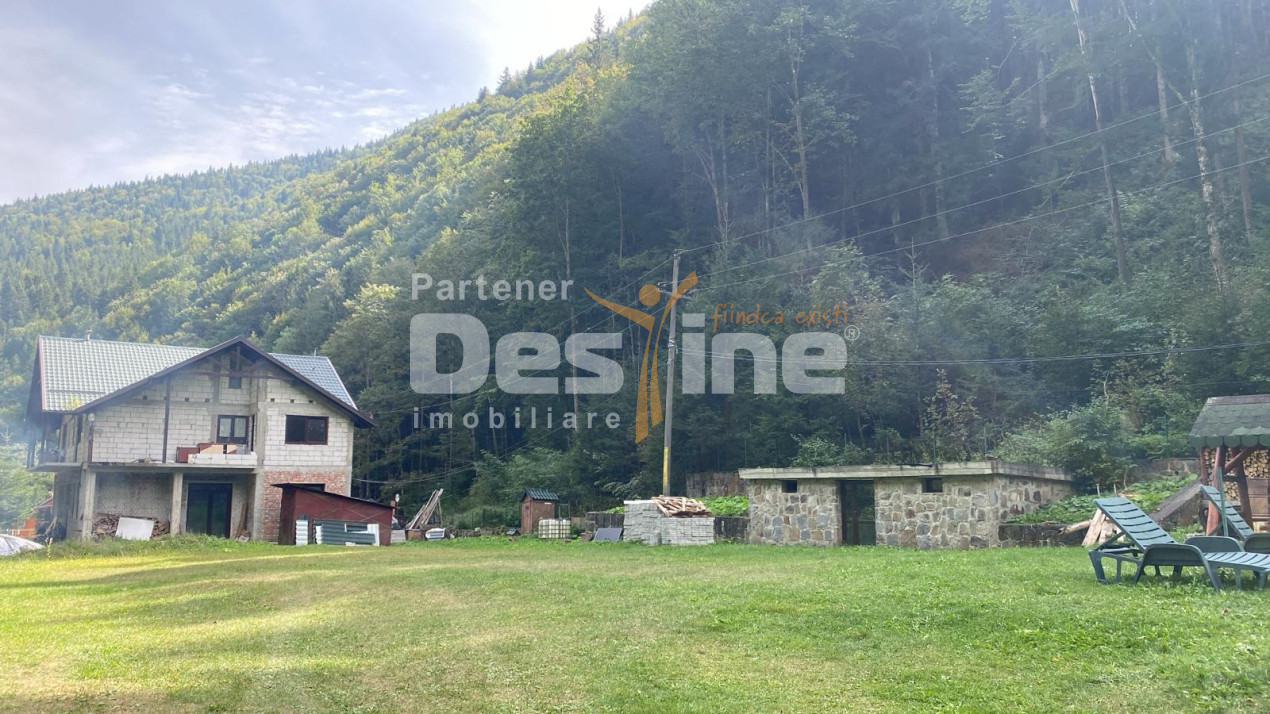 Pensiune montana cu 3200 mp teren in Bicaz, judet Neamt