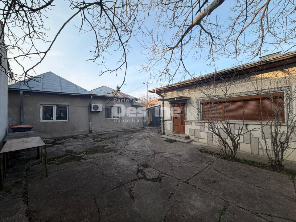 Casa +Teren intravilan 900 mp ( 2 corpuri de casă )Calea Giulești  