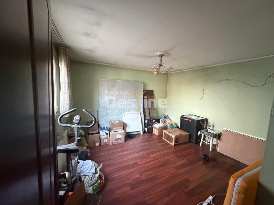 Casa +Teren intravilan 900 mp ( 2 corpuri de casă )Calea Giulești  