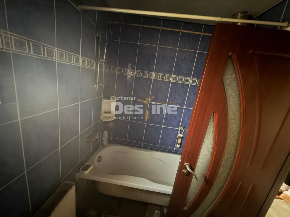 Casa +Teren intravilan 900 mp ( 2 corpuri de casă )Calea Giulești  
