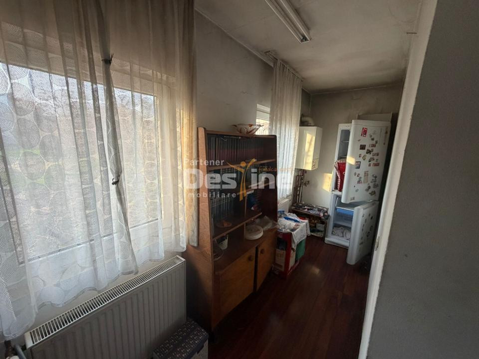 Casa +Teren intravilan 900 mp ( 2 corpuri de casă )Calea Giulești  