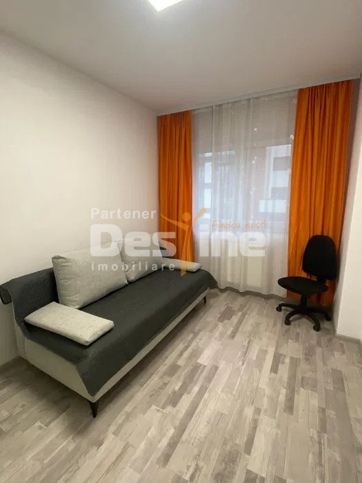 Apartament cu 3 camere, loc de parcare si boxa, balcon, situat in Maurer Coresi