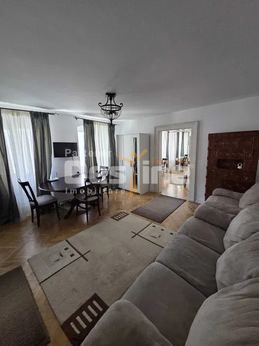 Apartament 2 camere, et. 1, proaspăt renovat, Piața Sfatului