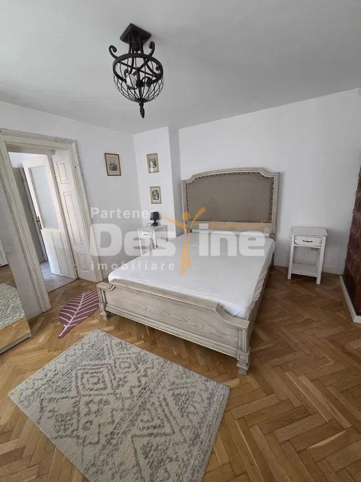 Apartament 2 camere, et. 1, proaspăt renovat, Piața Sfatului