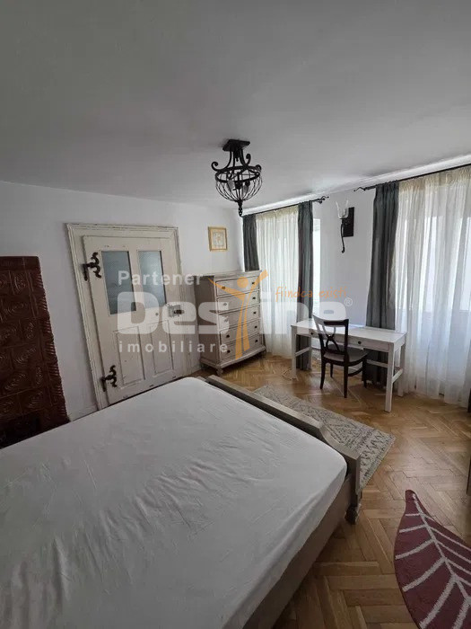 Apartament 2 camere, et. 1, proaspăt renovat, Piața Sfatului