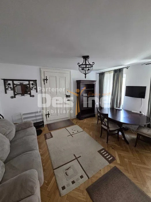 Apartament 2 camere, et. 1, proaspăt renovat, Piața Sfatului