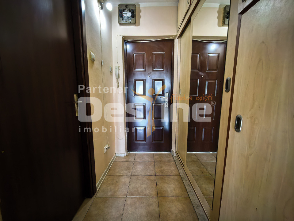 Apartament 1 Cameră 32 m, etaj intermediar, imobil cu lift
