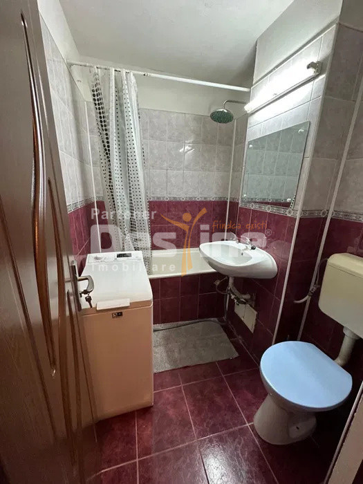 Garsoniera la etaj intermediar, pet friendly, situata in cartierul Tractorul 