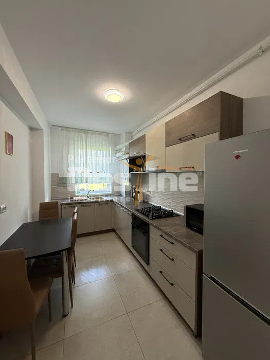 Apartament cu 2 camere decomandat,  cu terasa si gradina,   situat in Tractorul 