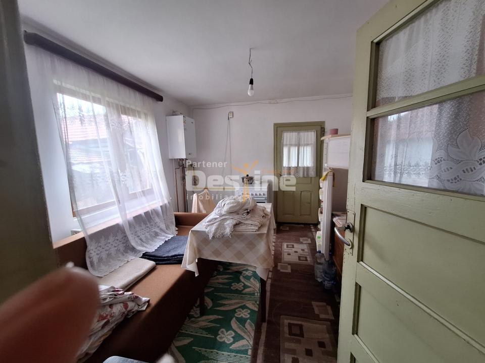 Oportunitate rară! Casă spațioasă aproape de Barajul Valea Uzului, Darmanesti