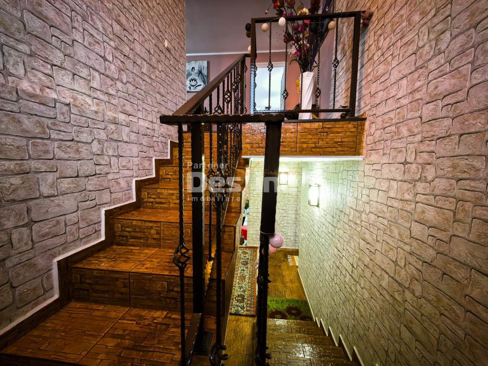 Comision 0%, Casa cu etaj si mansarda, 7.200 mp teren, comuna Probota