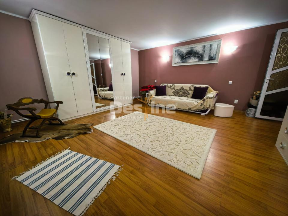 Comision 0%, Casa cu etaj si mansarda, 7.200 mp teren, comuna Probota