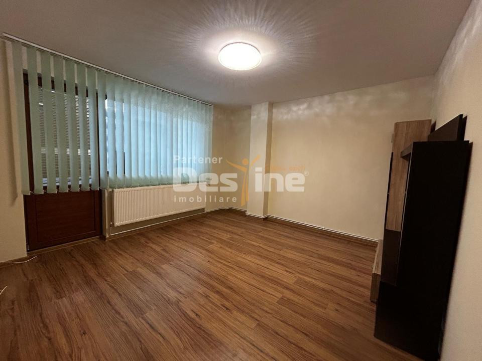 Apartament 3 camere decomandat 65mp Pacurari