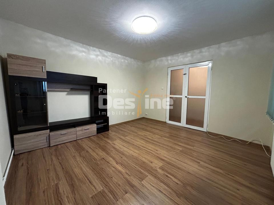 Apartament 3 camere decomandat 65mp Pacurari