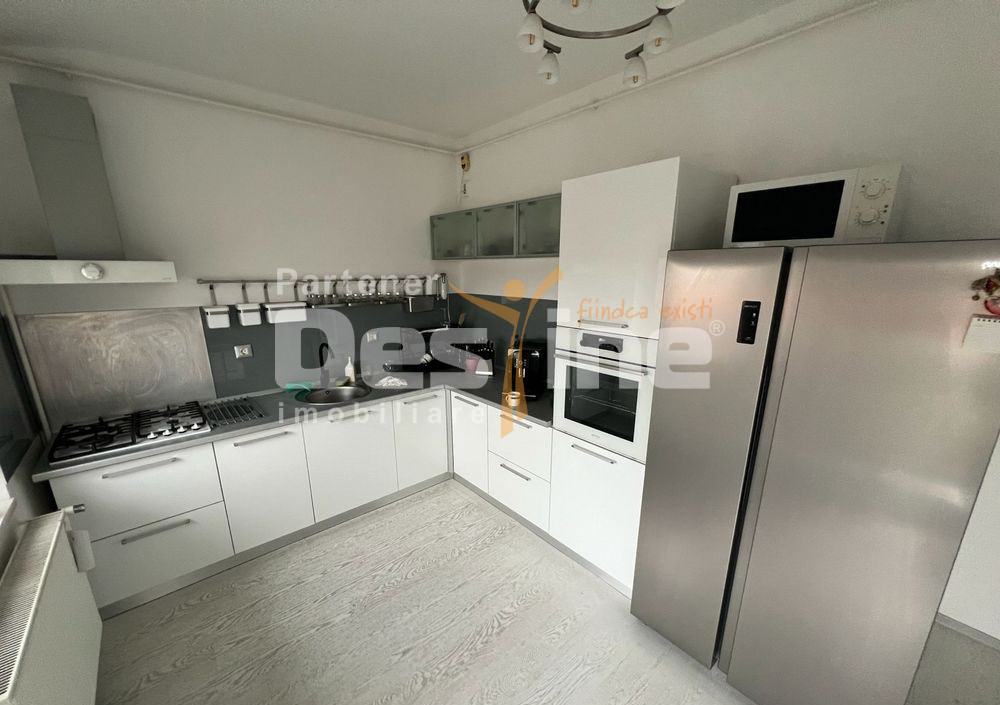 inchiriez apartament 4 camere