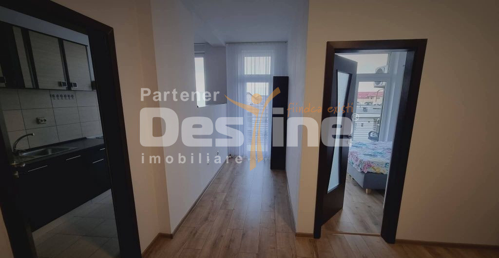 Inchiriez apartament