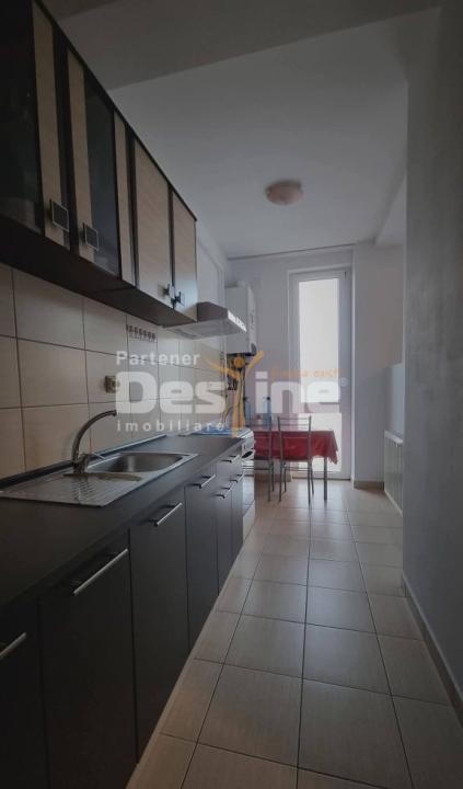 Inchiriez apartament