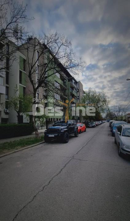 Inchiriez apartament