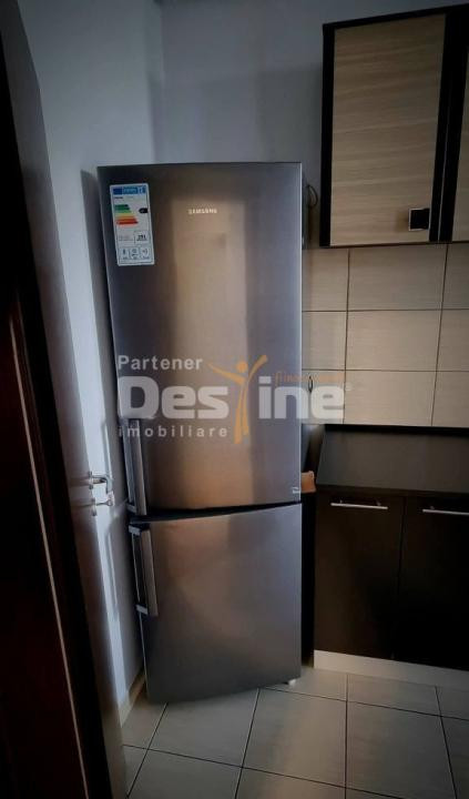 Inchiriez apartament