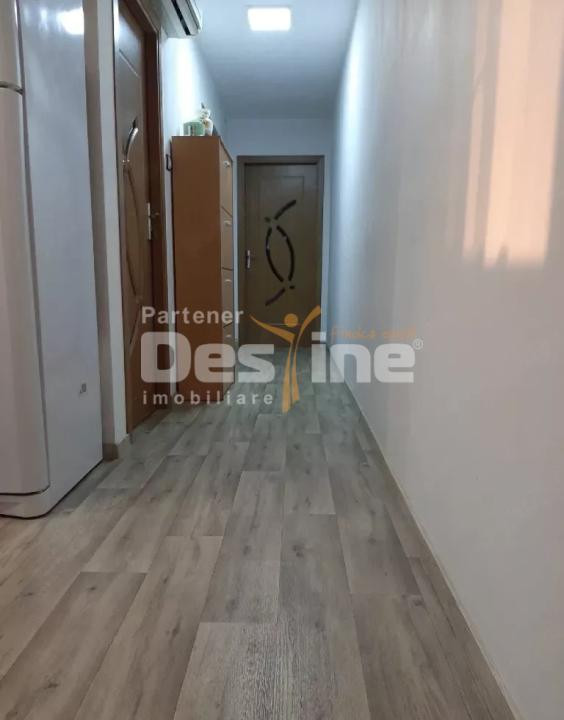 Proprietar Ap.2 camere decomandat la Mansardă