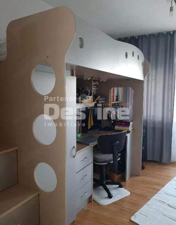 Proprietar Ap.2 camere decomandat la Mansardă