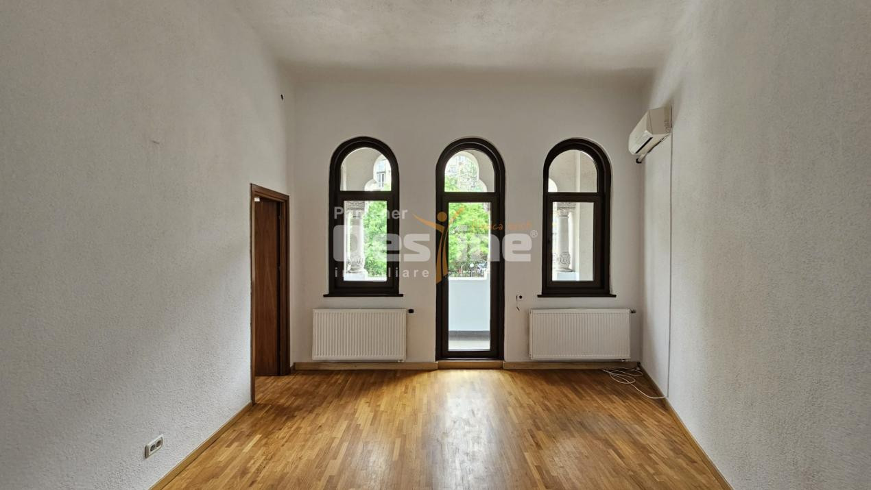 Spațiu de birouri într-o vilă istorică | 160 mp | Piața Romană 