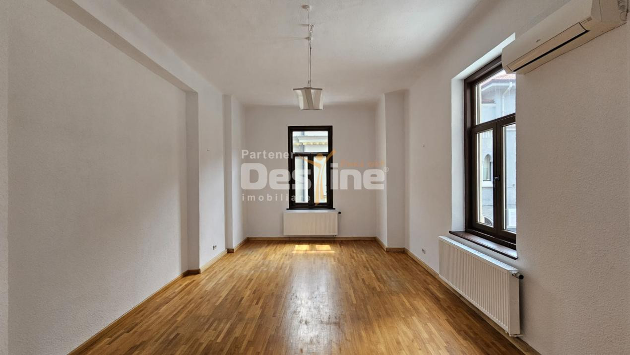 Spațiu de birouri într-o vilă istorică | 160 mp | Piața Romană 