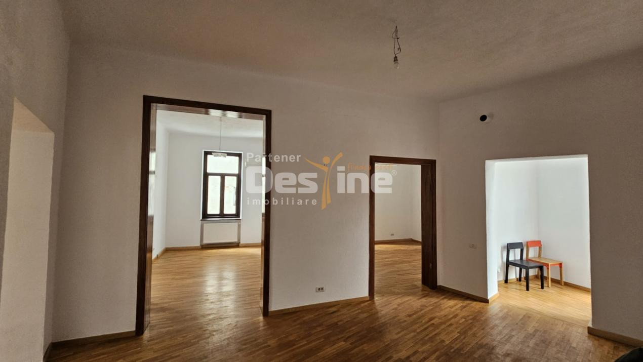 Spațiu de birouri într-o vilă istorică | 160 mp | Piața Romană 