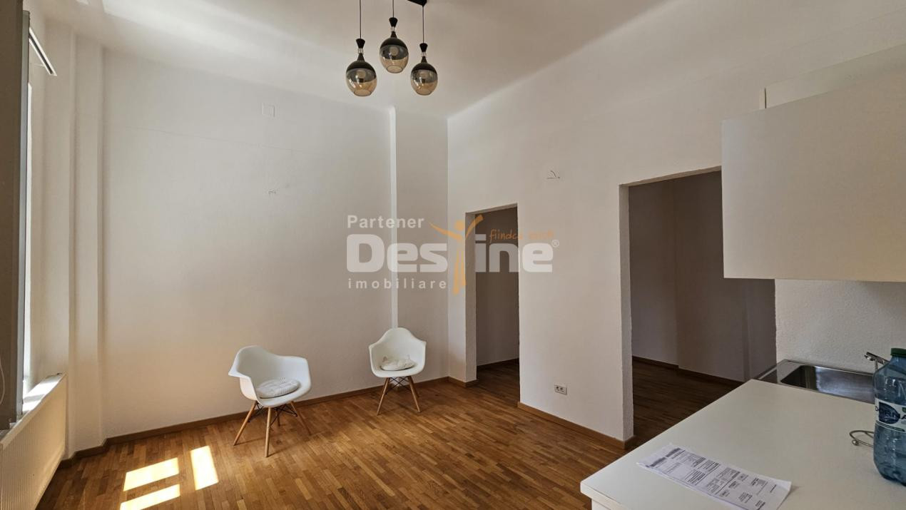 Spațiu de birouri într-o vilă istorică | 160 mp | Piața Romană 