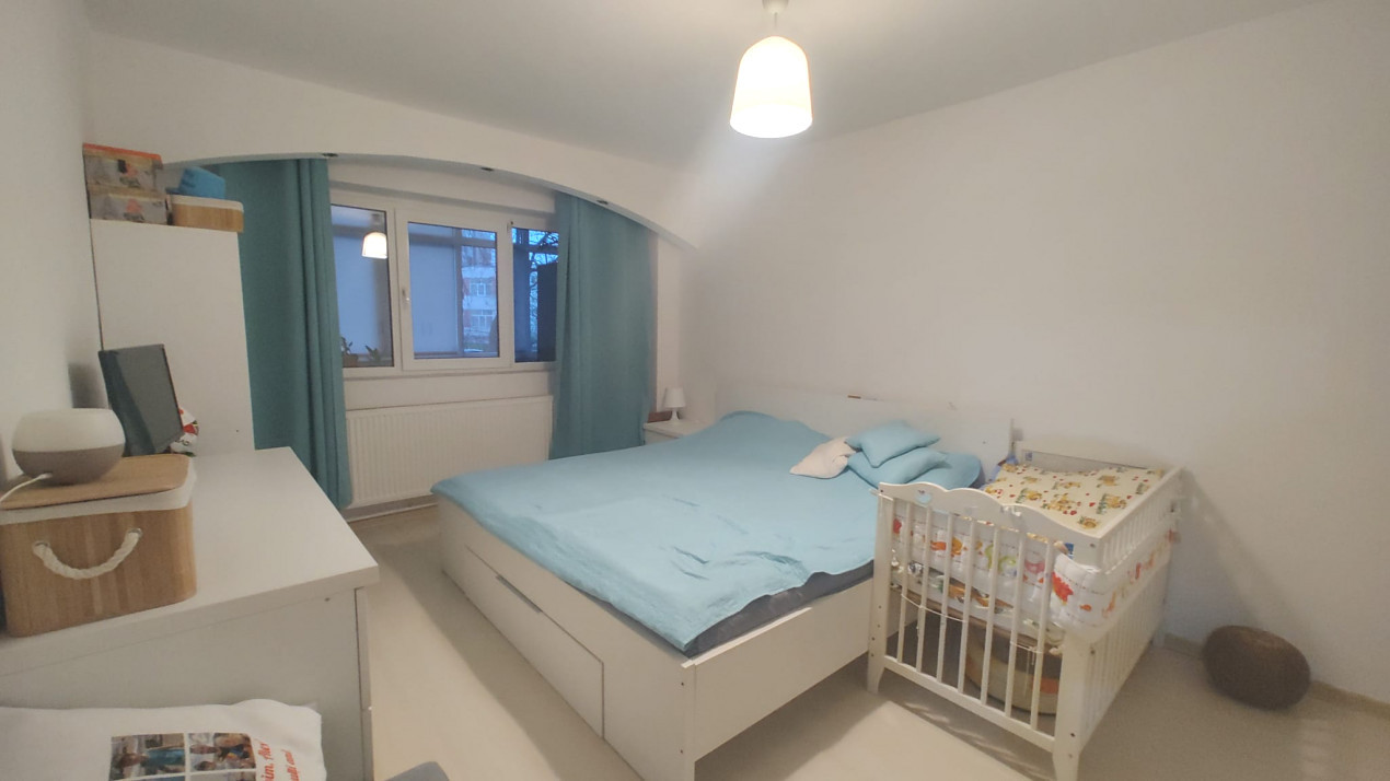 apartament decomandat 4 camere