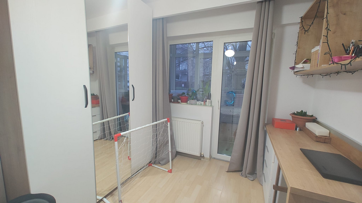 apartament decomandat 4 camere