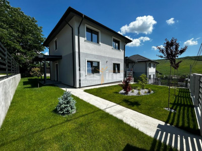 Casă individuală 4 camere, 100 mp utili, curte 400 mp, beci și 2 locuri parcare