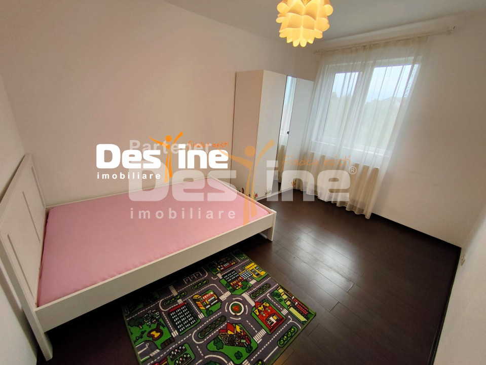 Apartament 3c mobilat și utilat, cu balcon + loc parcare